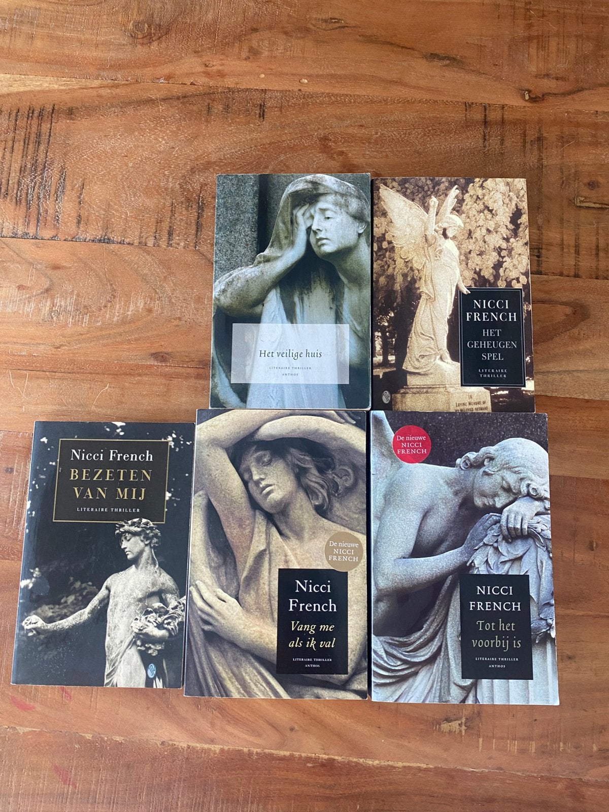 Boeken Nicci French (€10 samen, per stuk €2), Ophalen of Verzenden, Gelezen