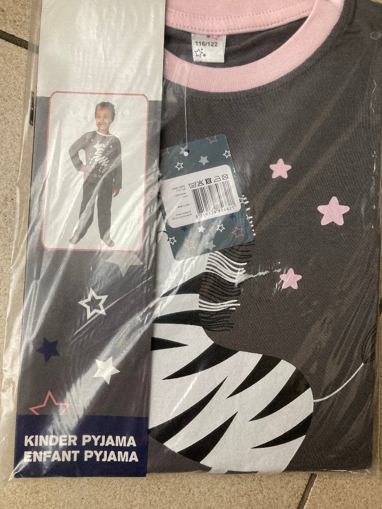 Nieuwe pyjama ' Zebra ' - maat 116 / 122, Ophalen of Verzenden, Nieuw, Meisje, Nacht- of Onderkleding