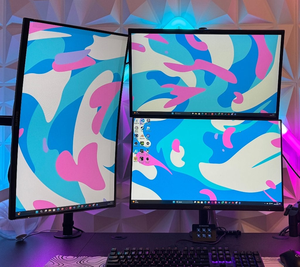 Drie monitoren met monitorarm, Full HD, Zo goed als nieuw, HDMI, 151 t/m 200 Hz