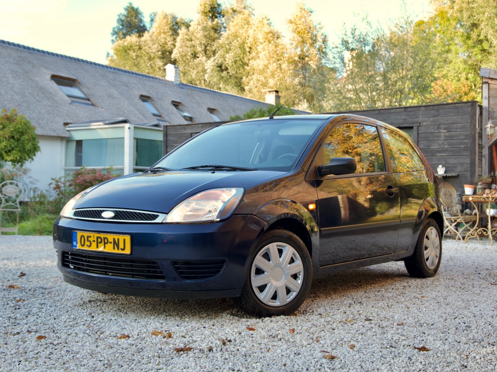 Nette Ford Fiësta 1.4 2004 NIEUWE APK, Voorwielaandrijving, 40 €/maand, Zwart, 4 cilinders
