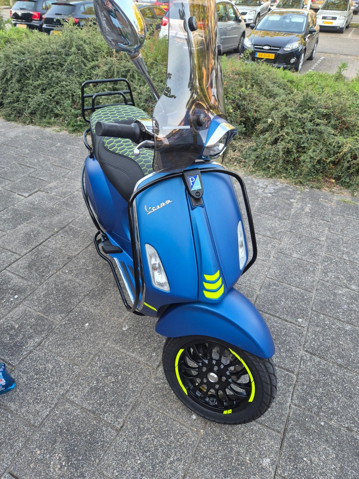 mooie vespa sprint te koop, Ophalen, Zo goed als nieuw, Benzine