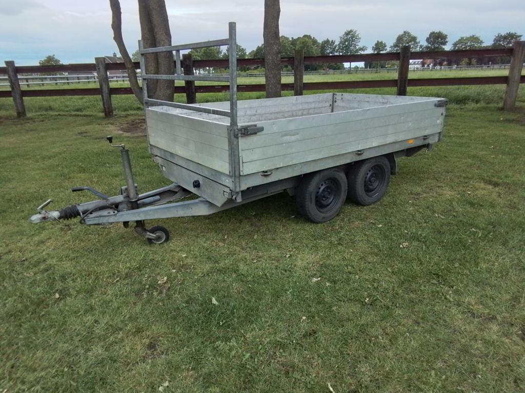 Te koop mooie driezijdige elektrische kipper merk hapert, Auto diversen, Aanhangers en Bagagewagens, Ophalen of Verzenden