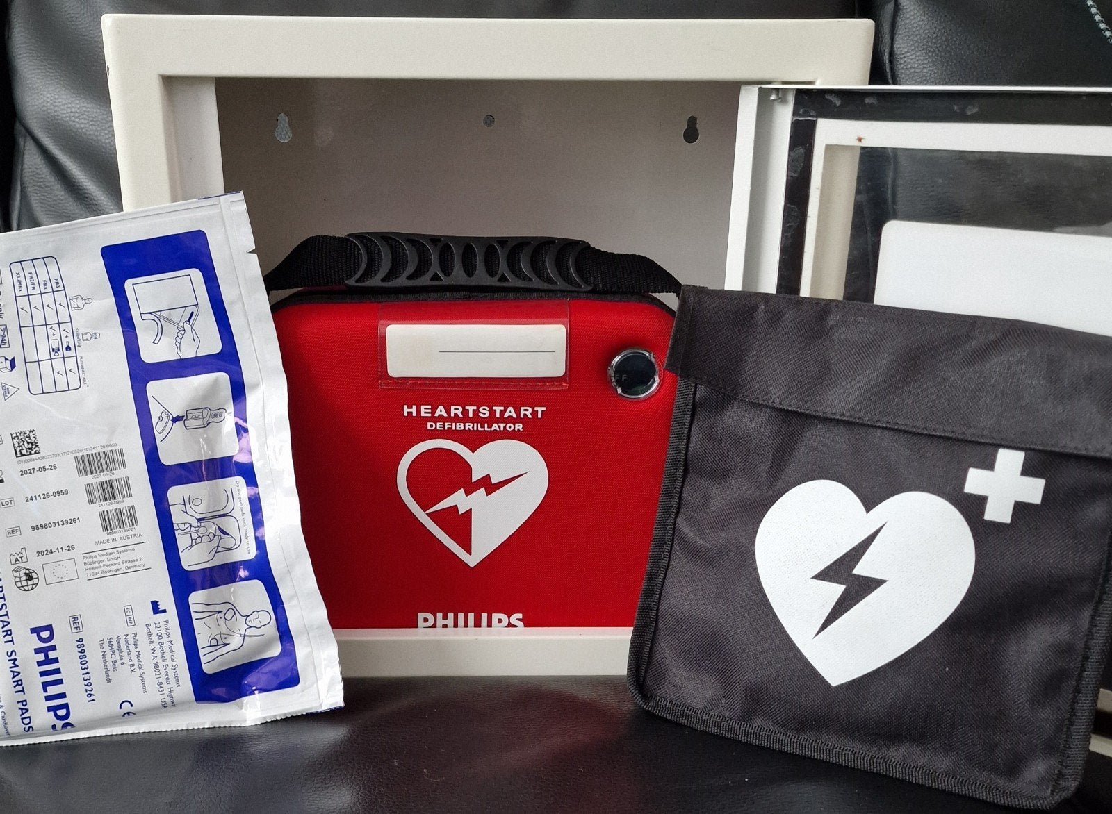 Philips Heartstart FRx met wandkast (binnen) gebruik, Ophalen of Verzenden