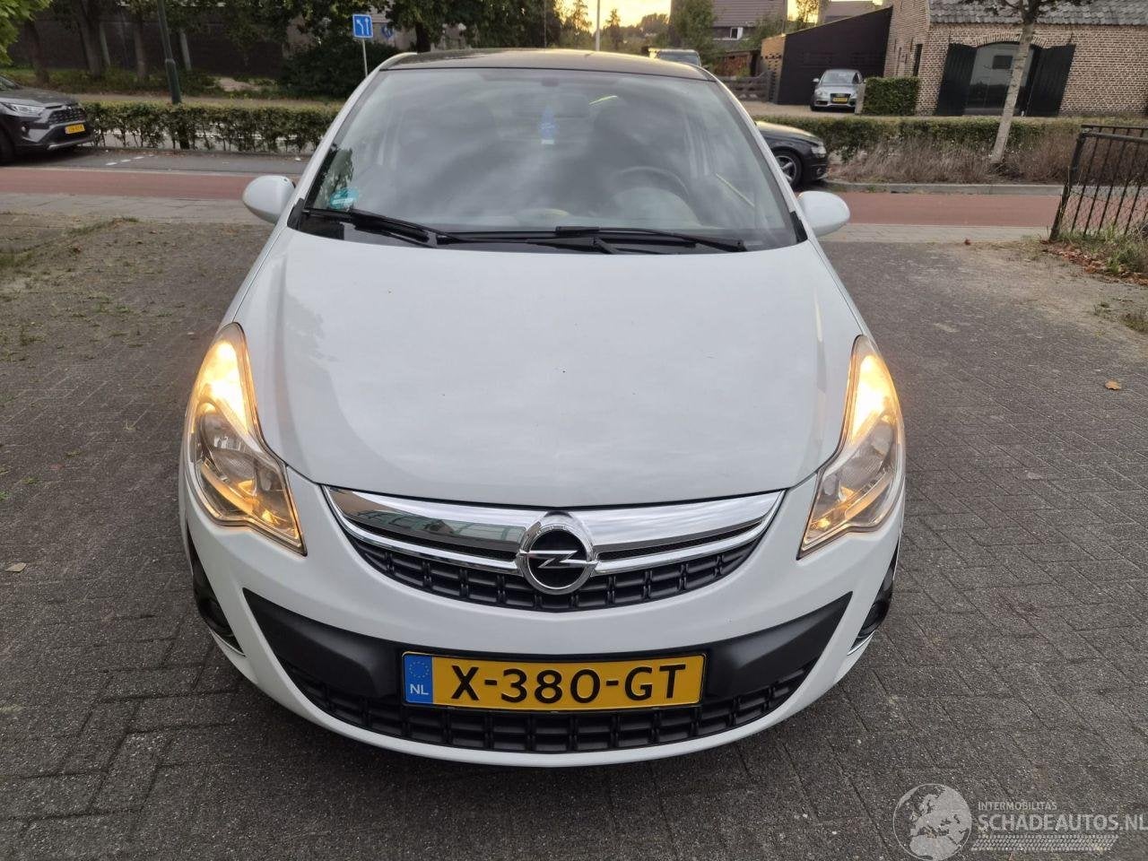 Opel Corsa 1.4 16v color edition (bj 2011), Auto diversen, Schadeauto's, Webaccessibility@stellantis.com, 1398 cc, Stellantis N.V.