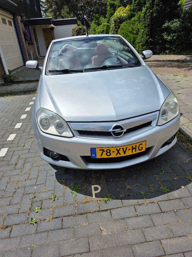 Opel Tigra 1.4 16V Twintop AUT 2007 Grijs, Auto's, Opel, Dealer onderhouden, Euro 6, 4 cilinders, Cabriolet