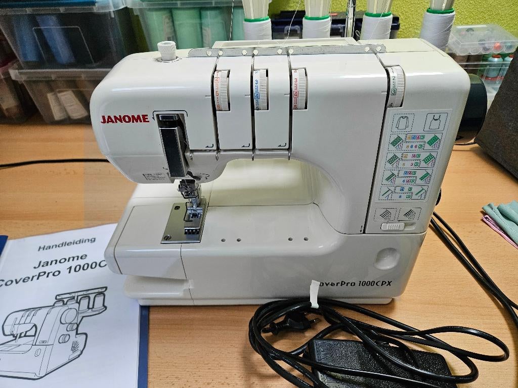 Janome 1000CPX Coverlock, Hobby en Vrije tijd, Ophalen of Verzenden, Gebruikt, Naaimachine, Janome