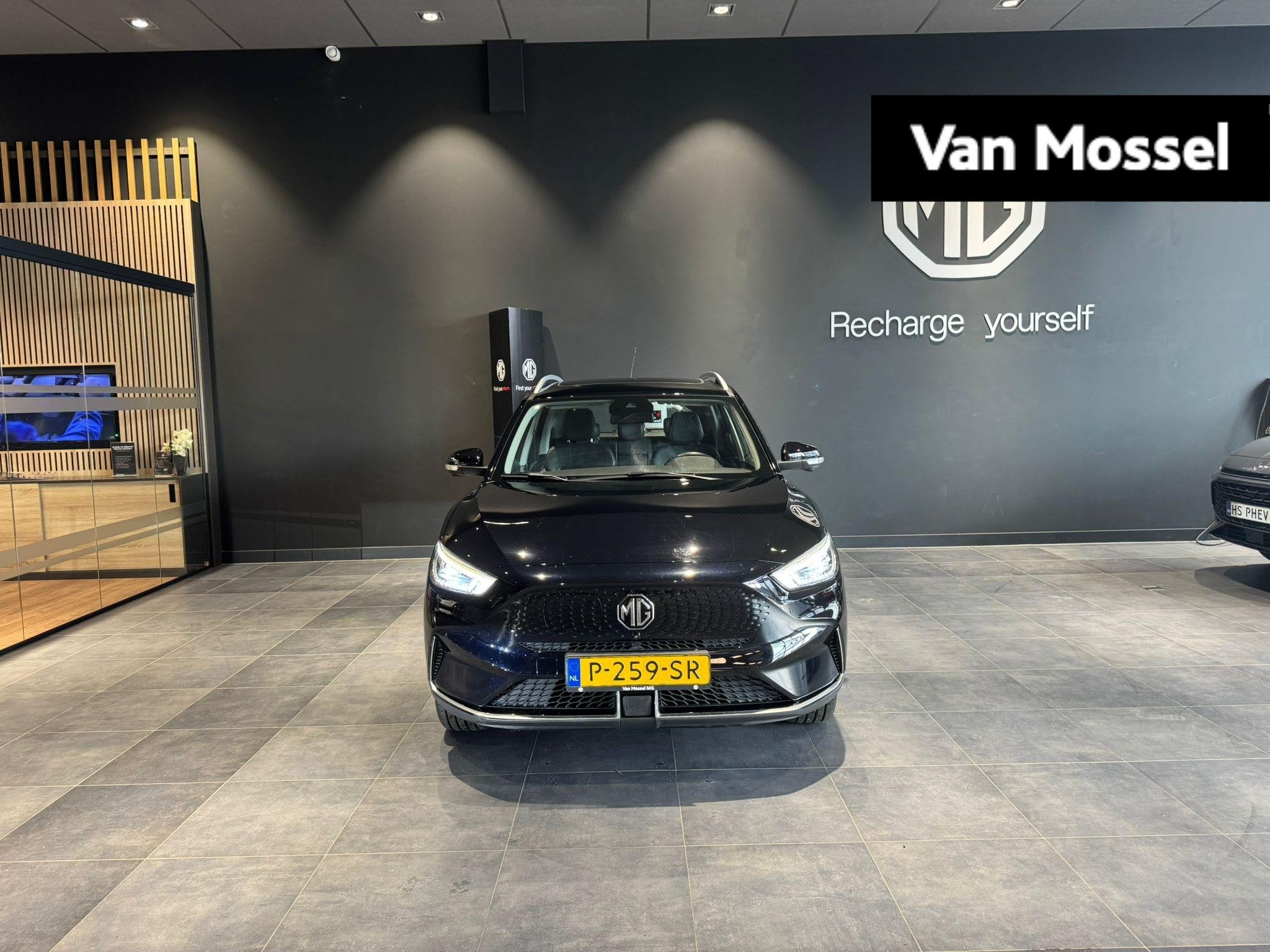 MG ZS EV Standard Range Luxury 50 kWh | Kunstlederen bekledi, Auto's, MG, 12 maanden, Gebruikt, ZS, Zwart