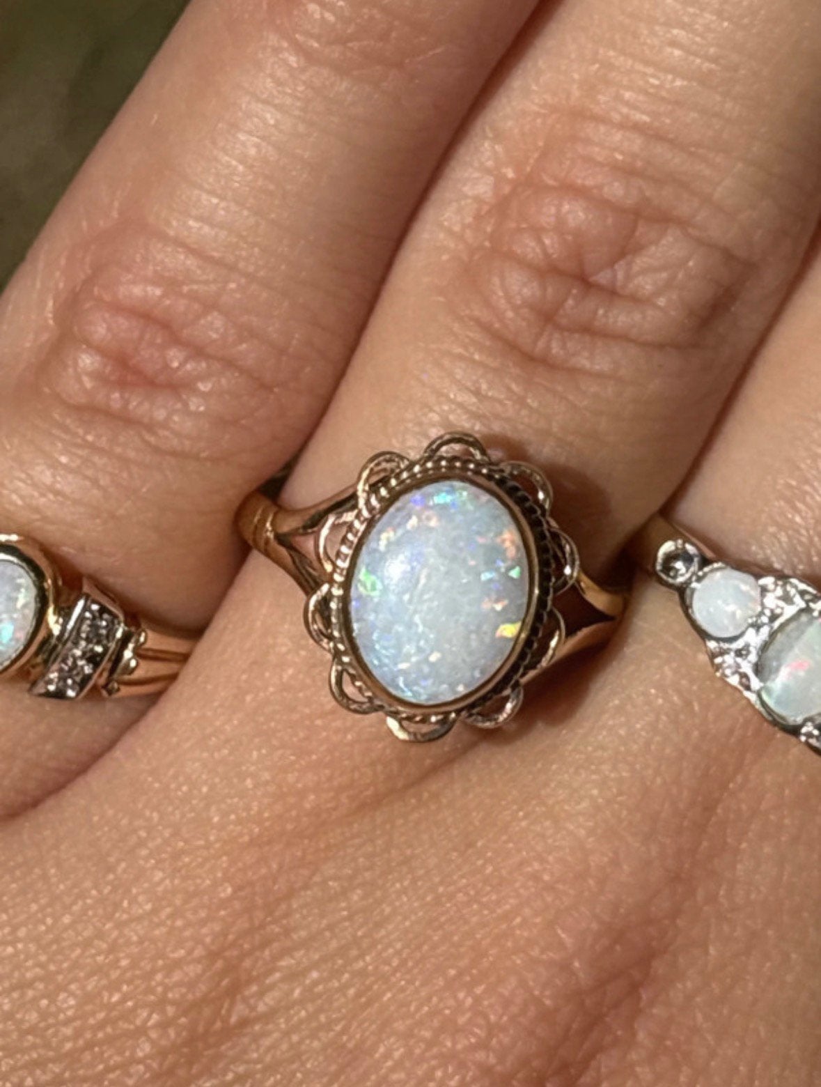 9 karaat geelgouden ring met opaal, 18 tot 19, Verzenden, Zo goed als nieuw, Met edelsteen