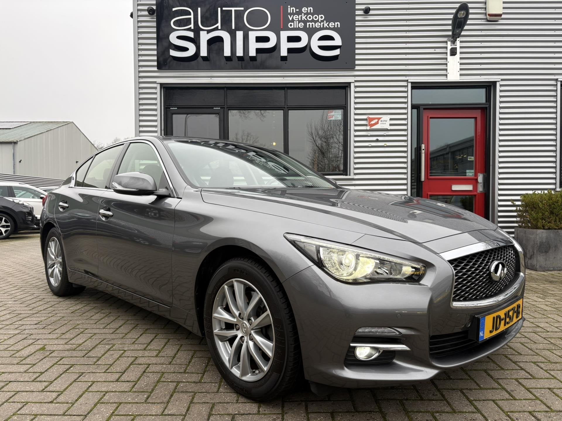 Infiniti Q50 2.0t Business Premium 211 PK -AUTOMAAT-VOLLEDER, Auto's, Automaat, Bluetooth, Achterwielaandrijving, Gebruikt