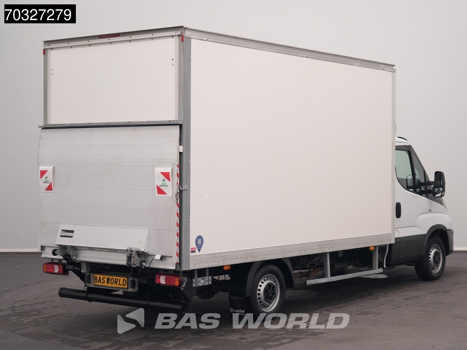 Iveco Daily 35S16 Laadklep 160PK Bakwagen Airco Cruise Camer, Auto's, Bestelauto's, Stof, Euro 6, Iveco, 160 pk