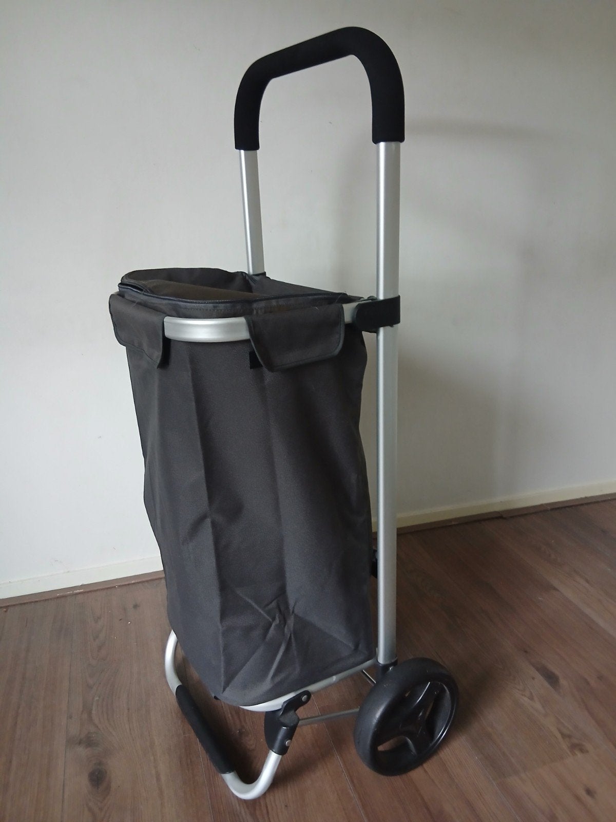 Boodschappentrolley    **NIEUW**, 30 cm of meer, Zwart, Zo goed als nieuw, Wieltjes