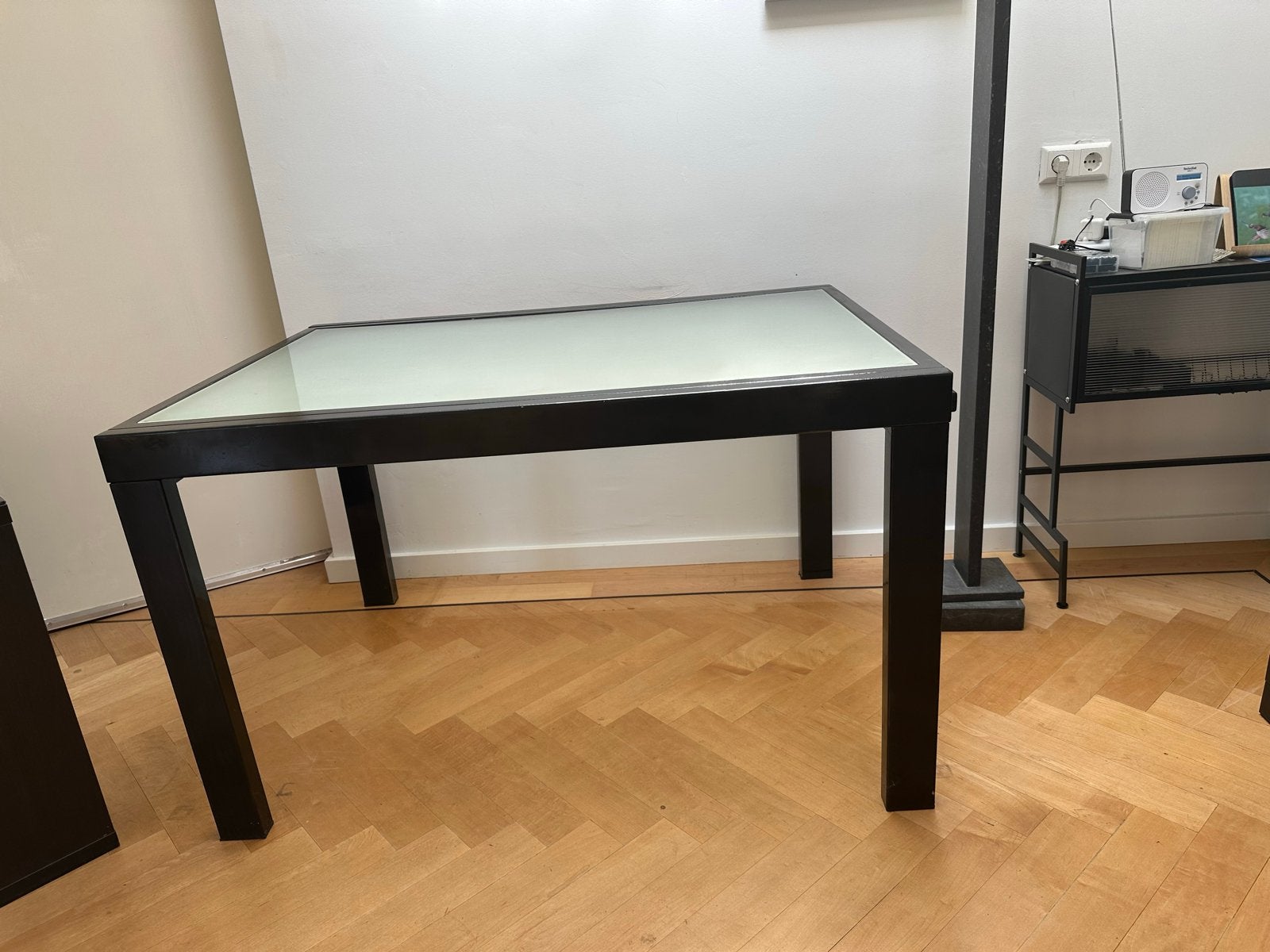 Uitschuifbare eettafel/bureau met melkglazen blad, Ophalen, Gebruikt, 50 tot 100 cm, Vijf personen of meer