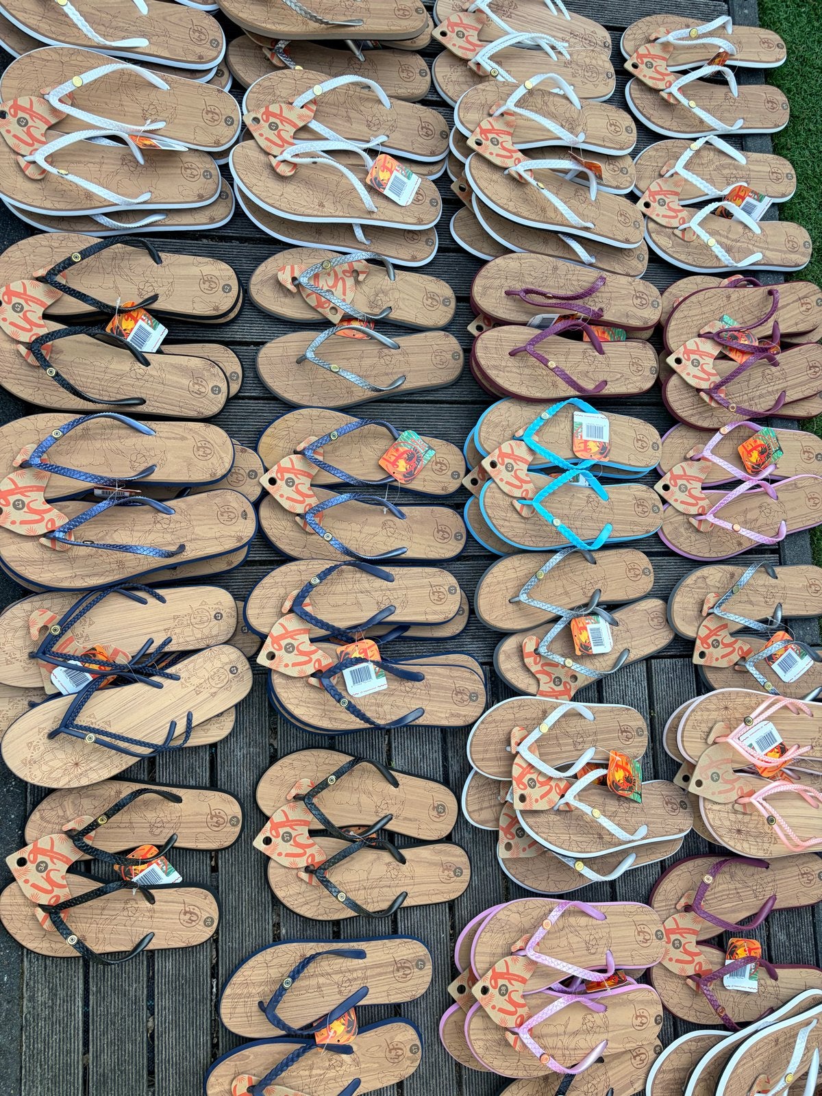Nieuwe IF slippers - div kleuren en maten - 2 paar €12,50, Kleding | Dames, Ophalen of Verzenden, Nieuw, Overige kleuren, Slippers