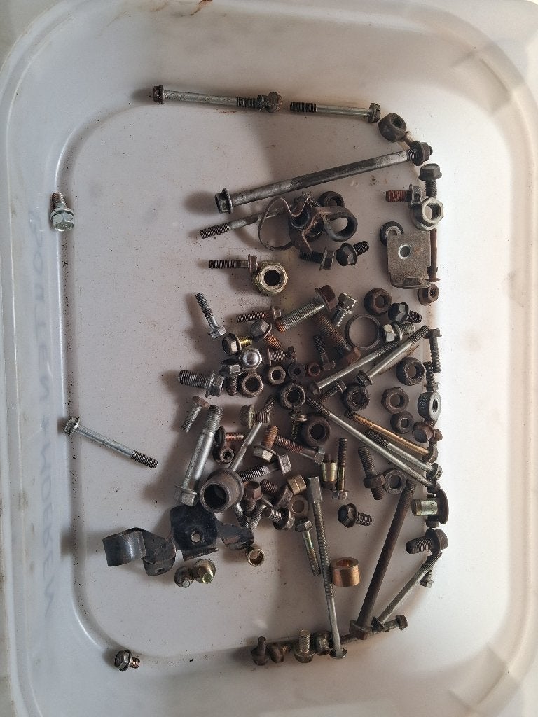 Te koop gevraagd; moeren en bouten /rubbers HONDA MT/MB, Ophalen of Verzenden, Gebruikt, Overige typen