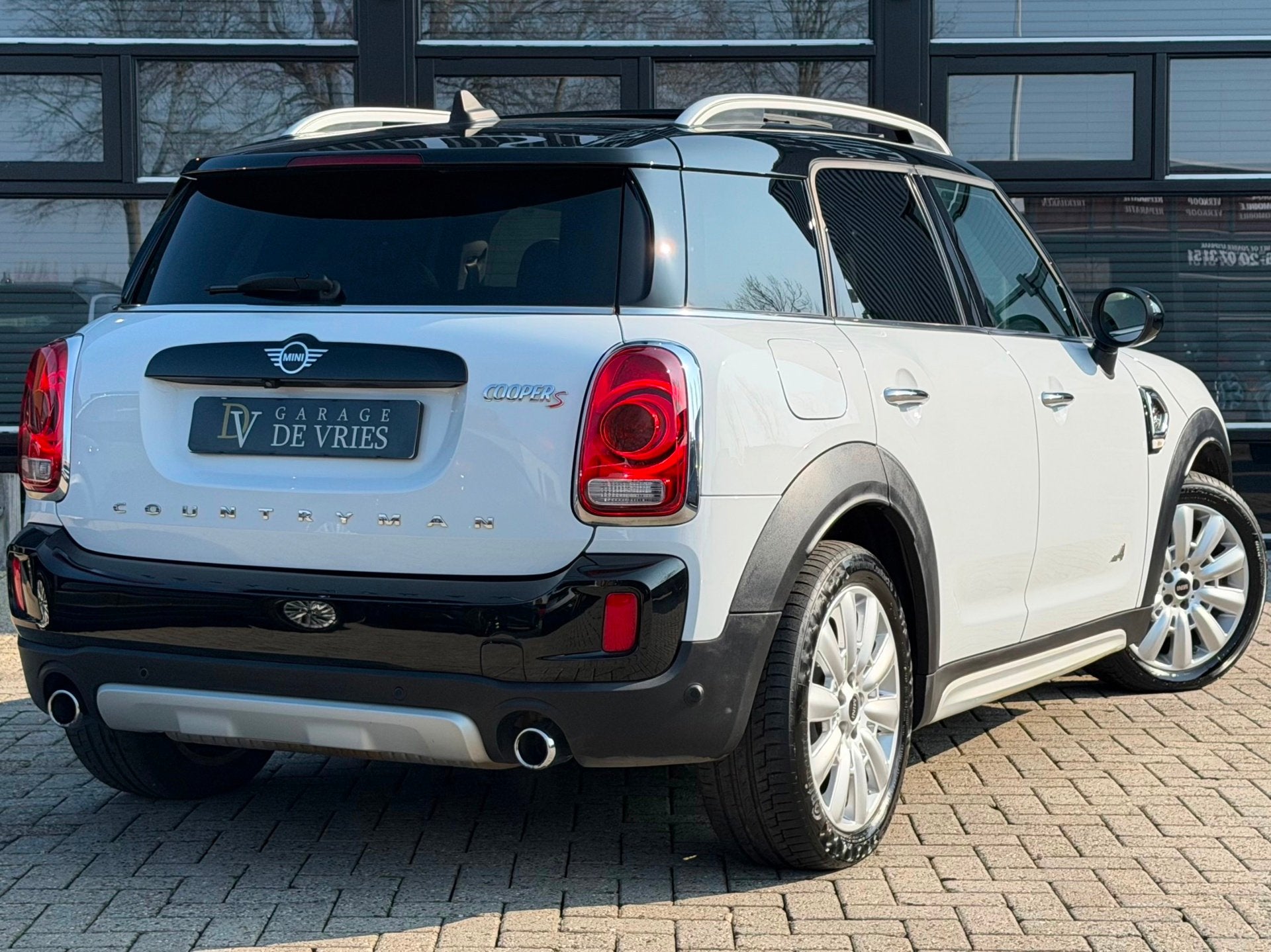 Mini Mini Countryman 2.0 Cooper S ALL4 Chili Aut Panoramadak, Auto's, Automaat, Gebruikt, Zwart, 1435 kg