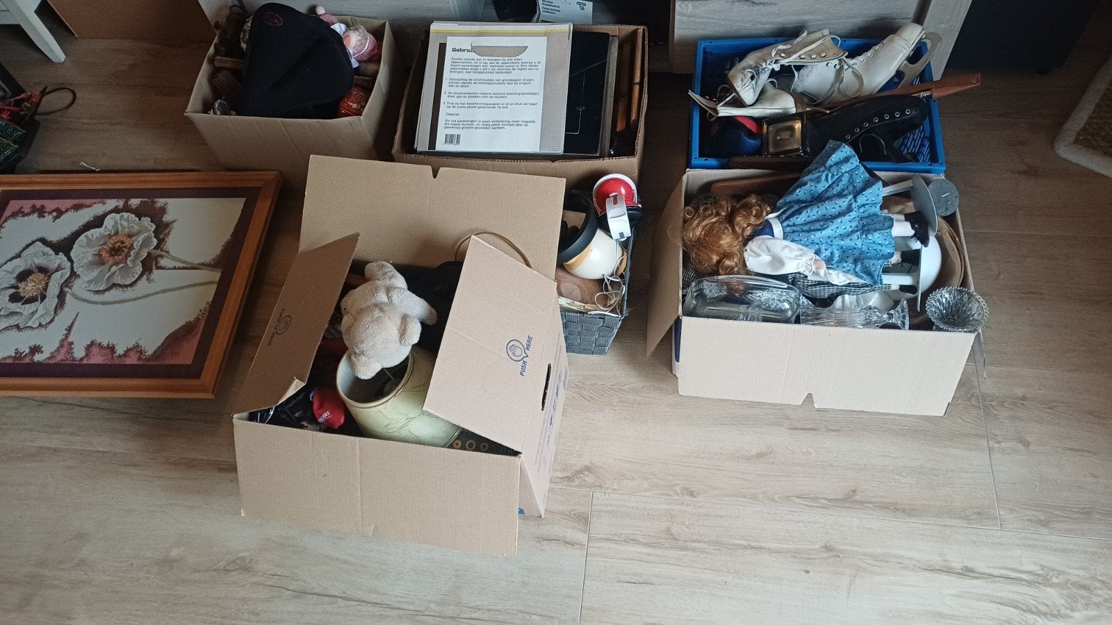 8 dozen met spullen, Diversen, Ophalen, Zo goed als nieuw