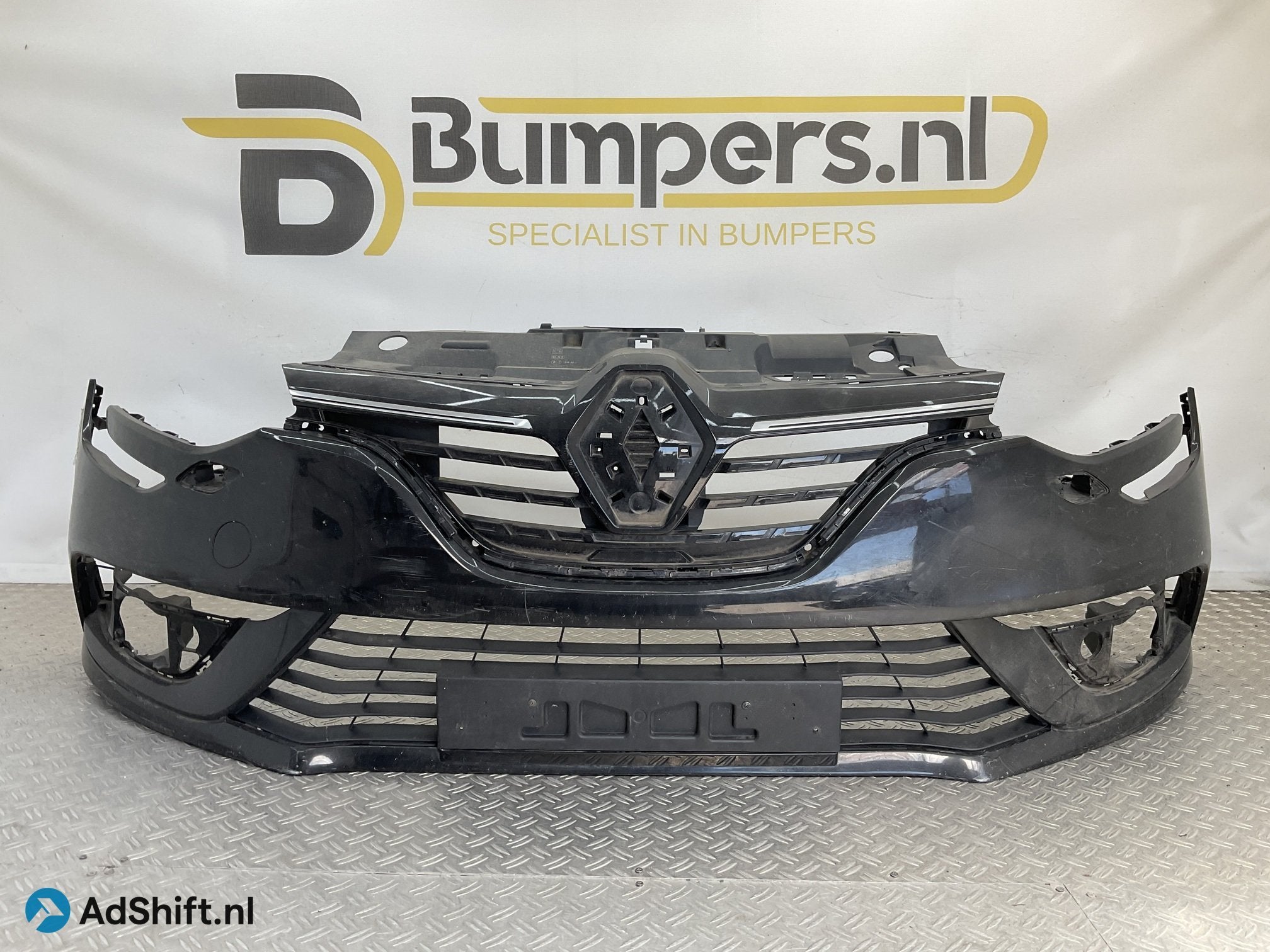 BUMPER Renault Megane 2016-2021 620225094R VOORBUMPER F4-233, Auto-onderdelen, Bumper