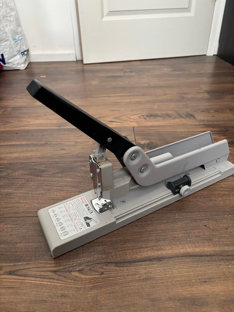 Novus B54/3 bloknietmachine, Ophalen of Verzenden, Zo goed als nieuw