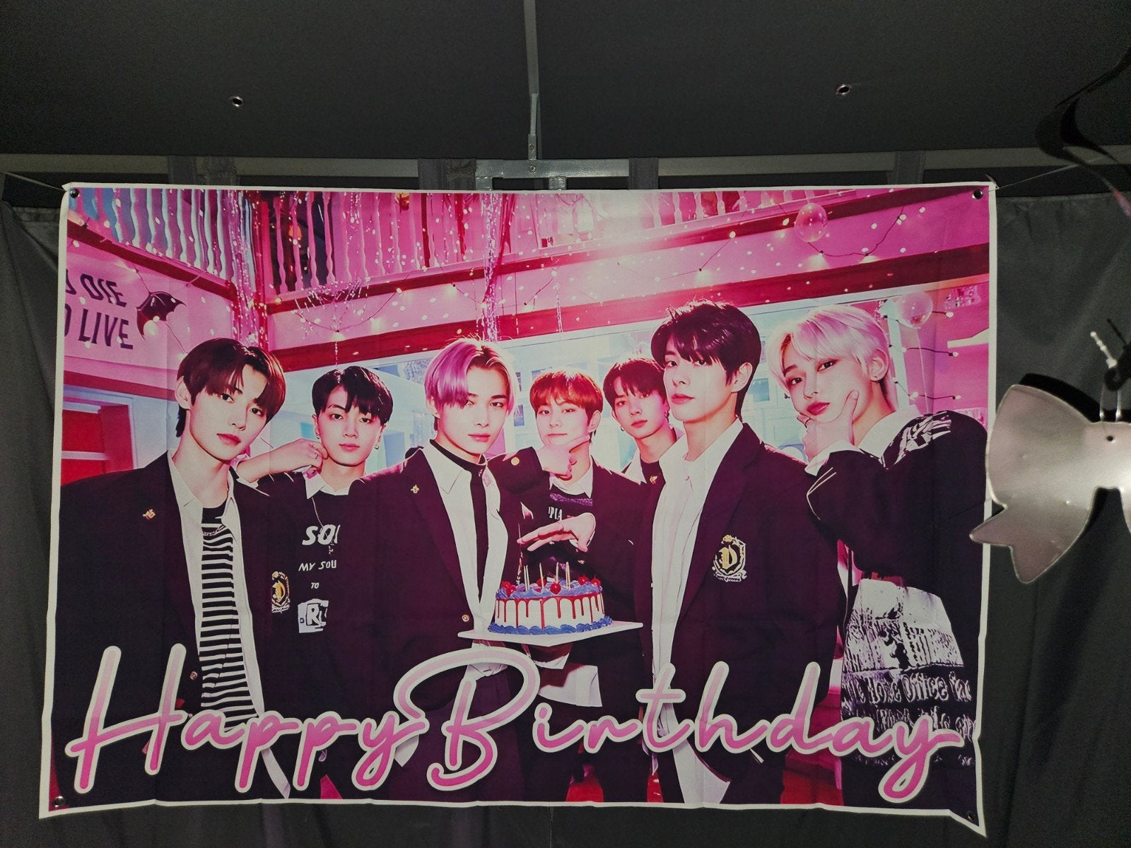 K-Pop Spandoek 'Happy Birthday' - Ideaal voor Feestjes, Ophalen of Verzenden, Zo goed als nieuw, Versiering, Verjaardag