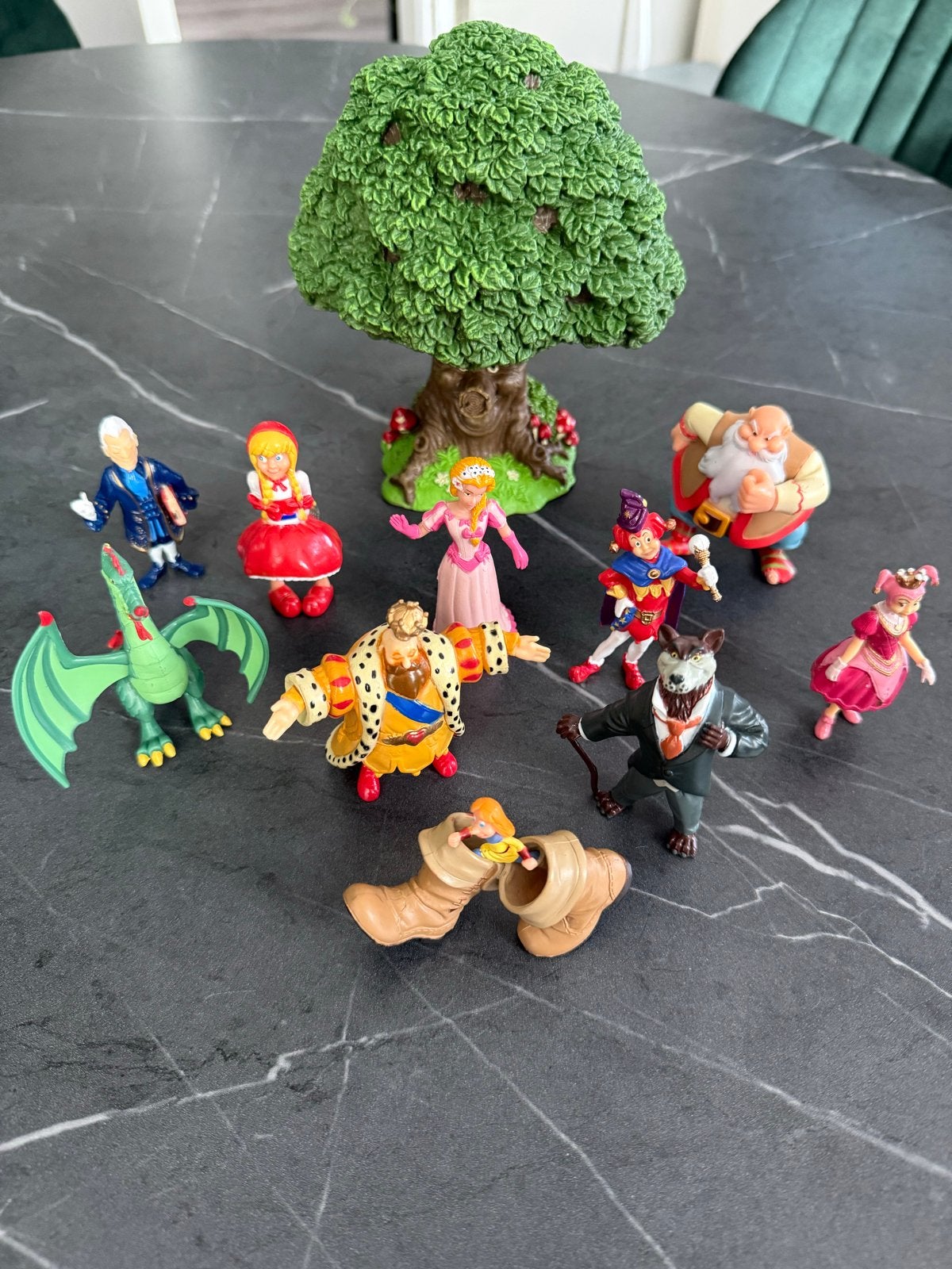 Sprookjesfiguren set met boom - Efteling, Ophalen of Verzenden, Zo goed als nieuw