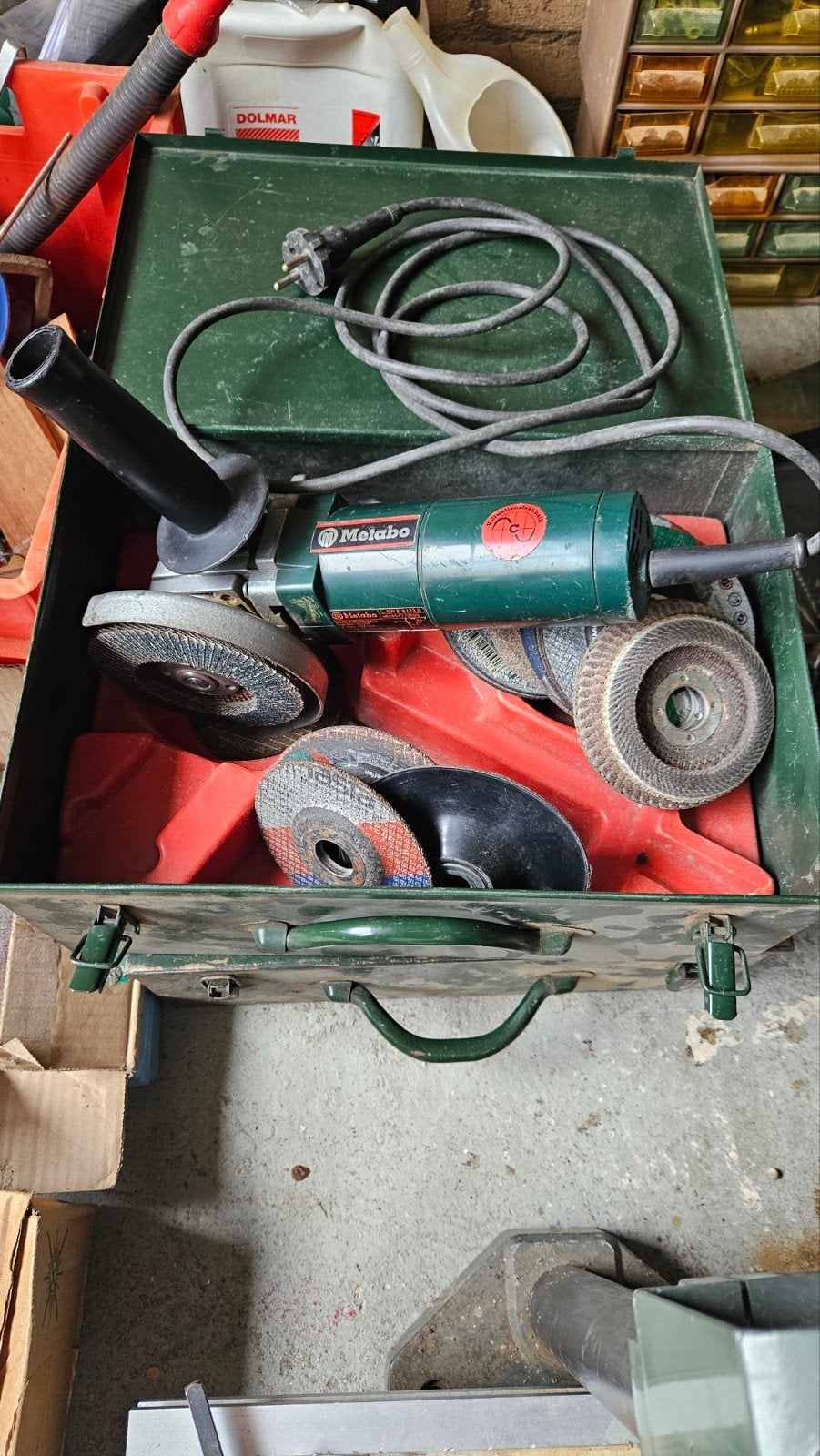 Metabo haakse slijper met accessoires in metalen koffer, Ophalen, Gebruikt, Haakse handslijpmachine