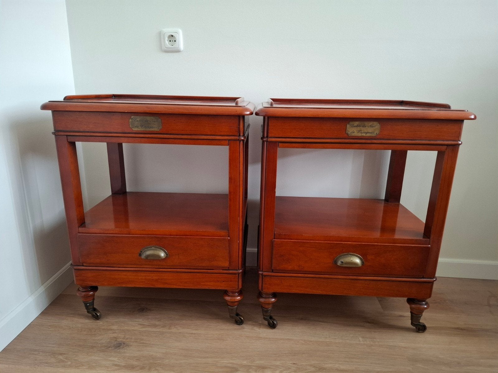Te koop twee tachtkastjes van kersen hout, Ophalen of Verzenden
