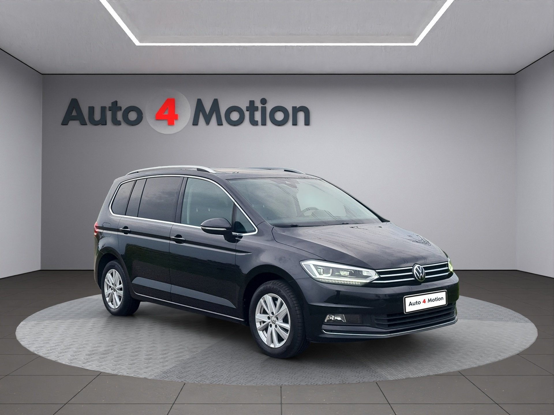 Volkswagen TOURAN 1.5TSI Highline 7p Met ECC I NAVIG I PANO, Euro 6, 4 cilinders, 150 pk, 7 stoelen