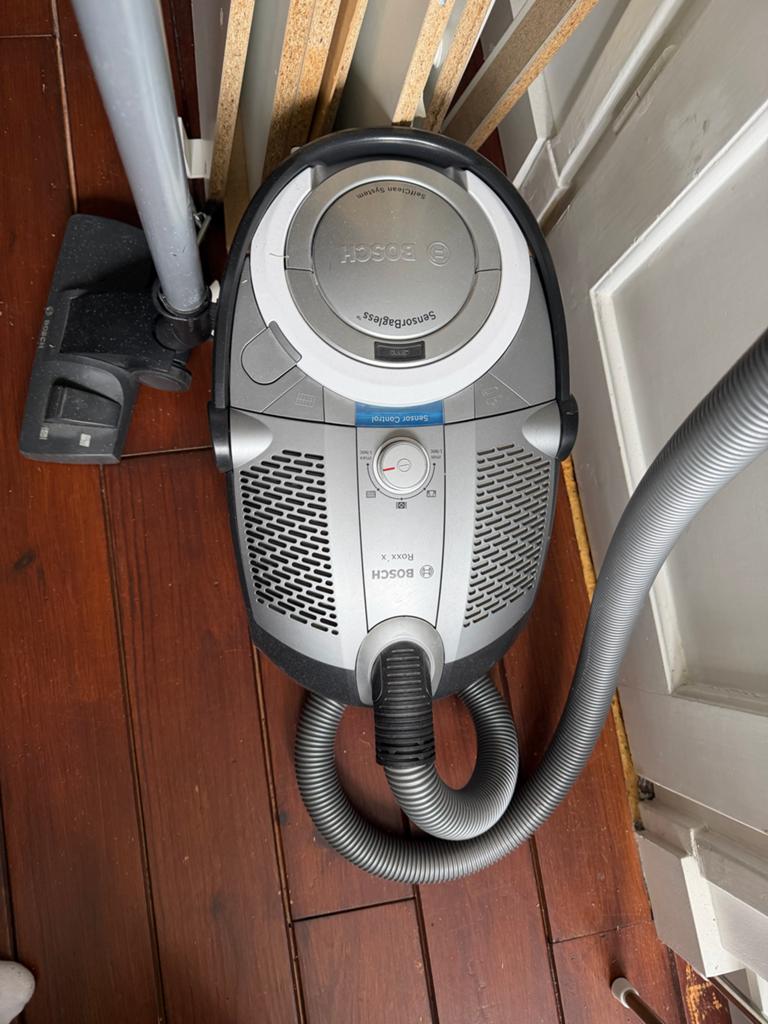 Defecte Bosch Roxx'x SensorBagless stofzuiger - voor onderde, Witgoed en Apparatuur, Stofzuigers, Ophalen, Bosch, Niet werkend