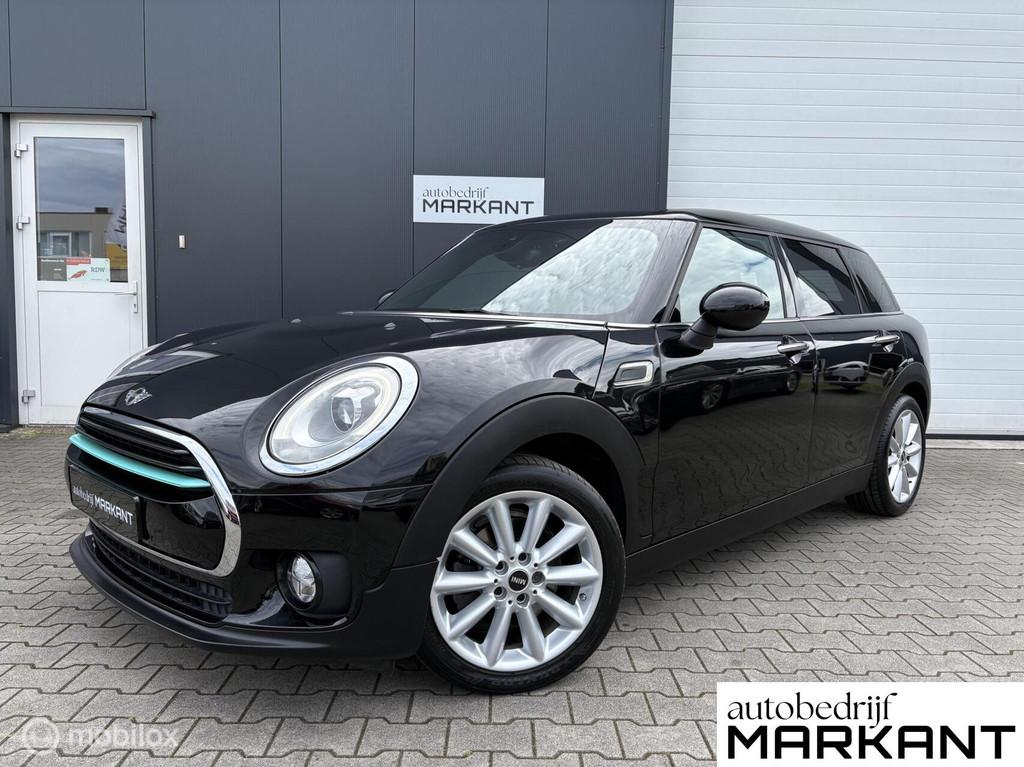Mini Clubman 1.5 Cooper Business Plus LED / Keyless / Navi, Auto's, Mini, Voorwielaandrijving, 136 pk, Gebruikt, Leder en Stof
