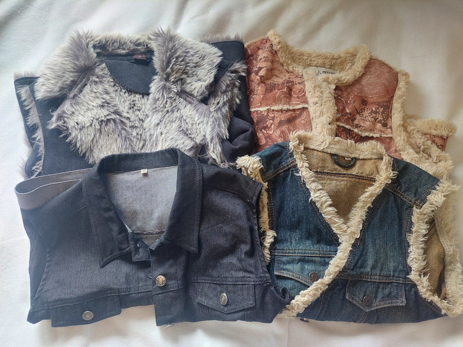 Verschillende gilet, Ophalen, Zo goed als nieuw