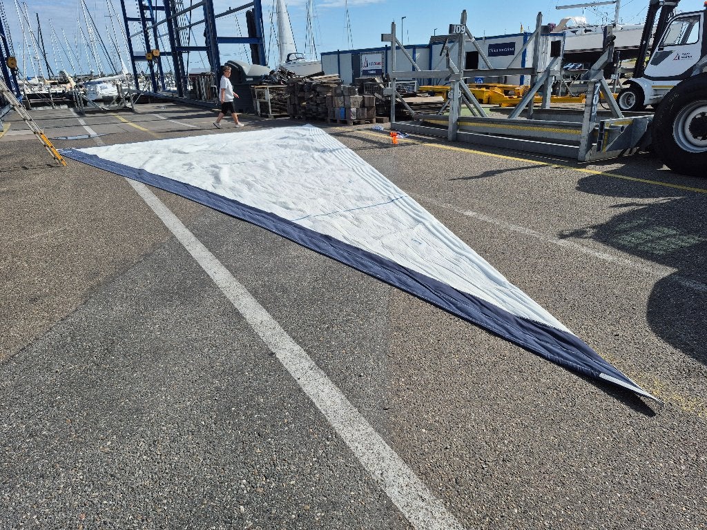 Genua 150% tri-raiaal, 6 meter of meer, Gebruikt, 15 tot 30 m², Ophalen of Verzenden