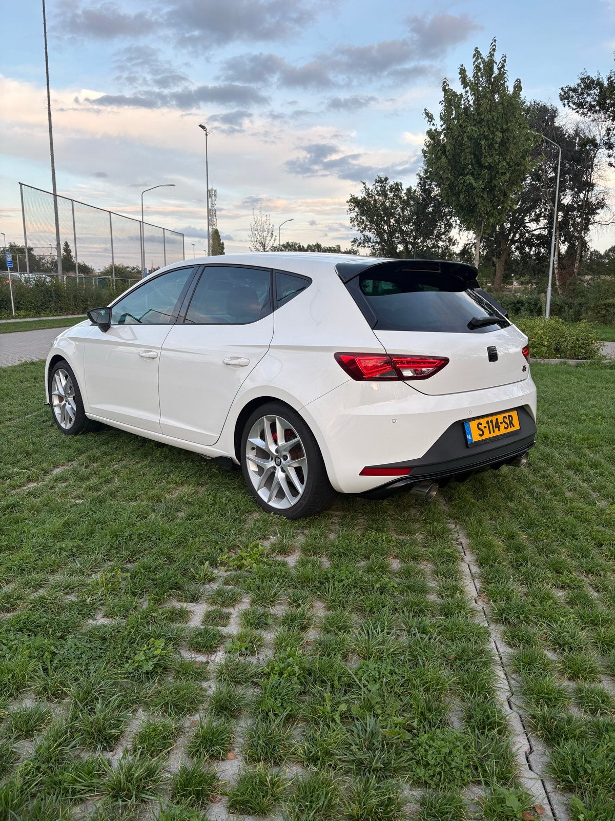 Seat Leon 1.4 TSI 103KW 2013 Wit, Auto's, Voorwielaandrijving, 1131 kg, Zwart, 4 cilinders