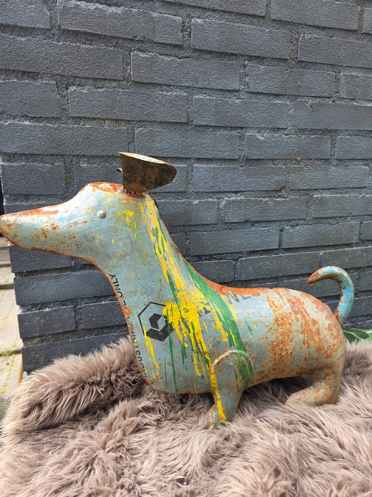 Unieke Teckel van Oude Vaten - Industriële Kunst, Ophalen
