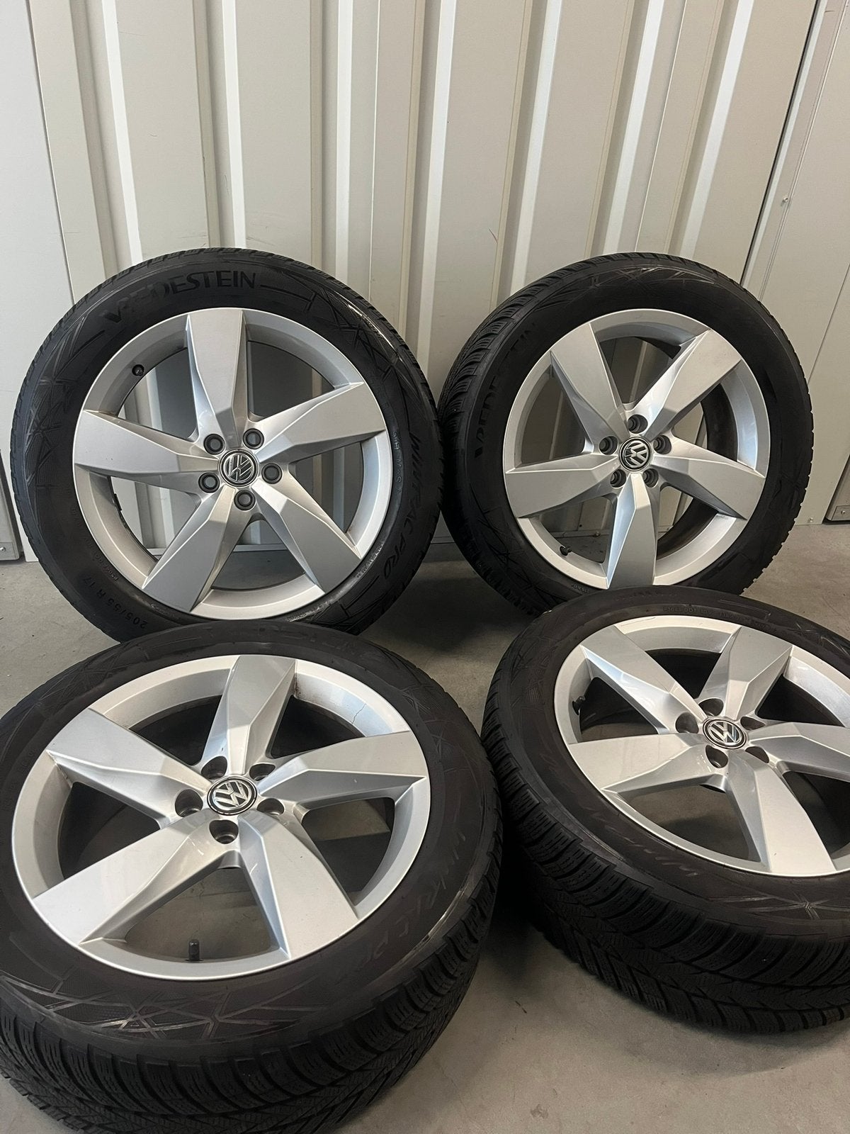 Volkwagen 205 55 17 Winter Orgineel 2GM 601 025 A 5x100