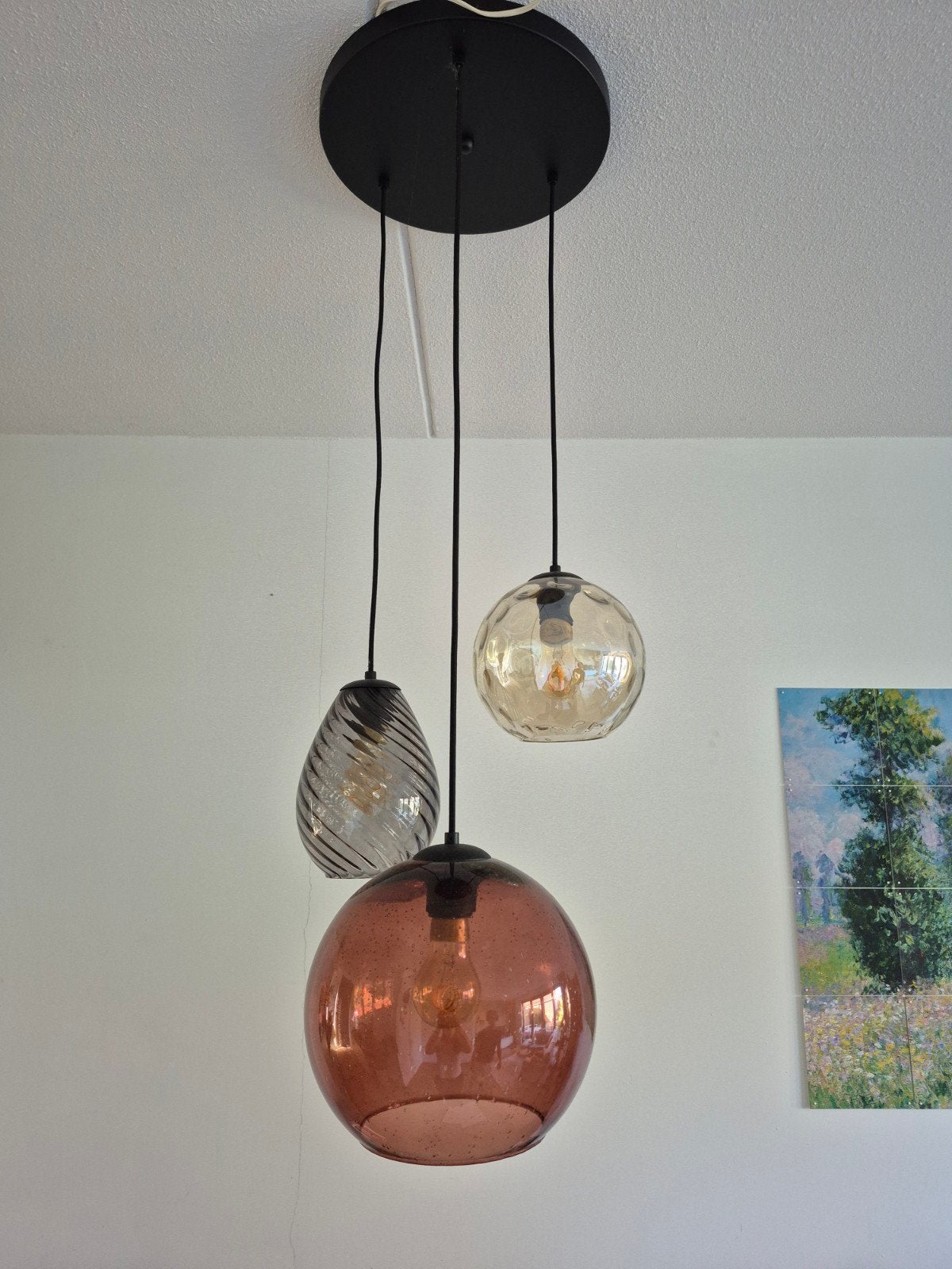 Hanglamp met 3 glazen kappen in verschillende kleuren, Ophalen, E27 (groot), Zo goed als nieuw, Modern, industrieel, sfeervol
