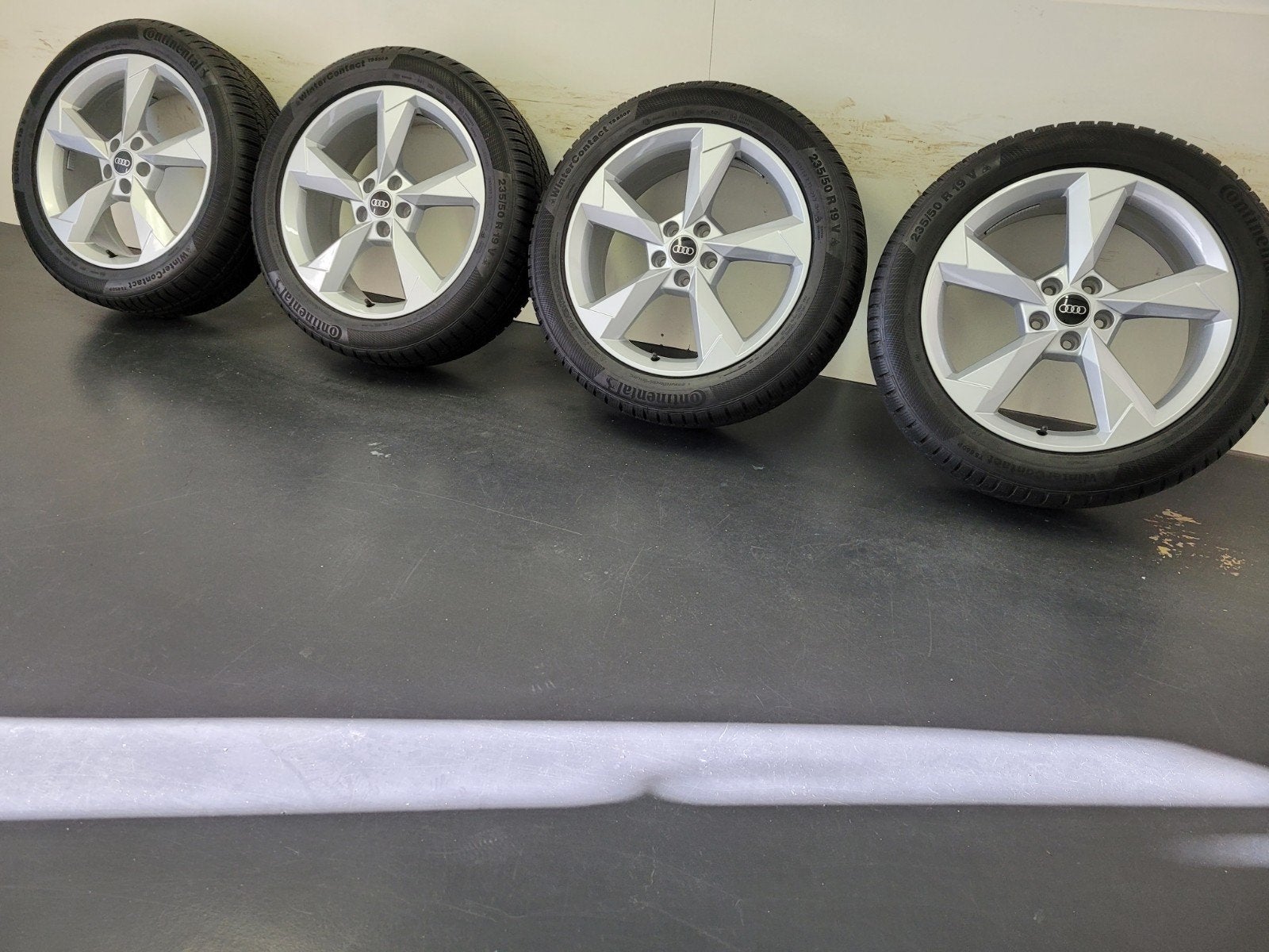 19 inch Audi Q3 velgen 235 50 19 winter 8mm Seat skoda vw, Auto-onderdelen, Banden en Velgen, Gebruikt, Banden en Velgen, Winterbanden