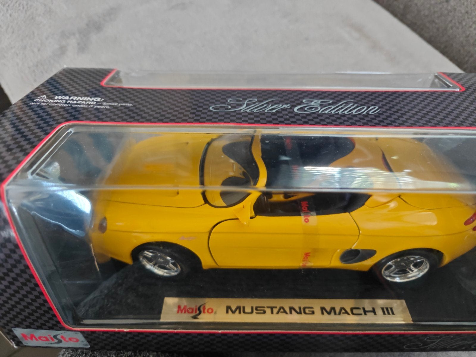 Maisto 1:18 Ford Mustang Mach III Silver Edition GeelNieu, Ophalen of Verzenden, Nieuw, Auto