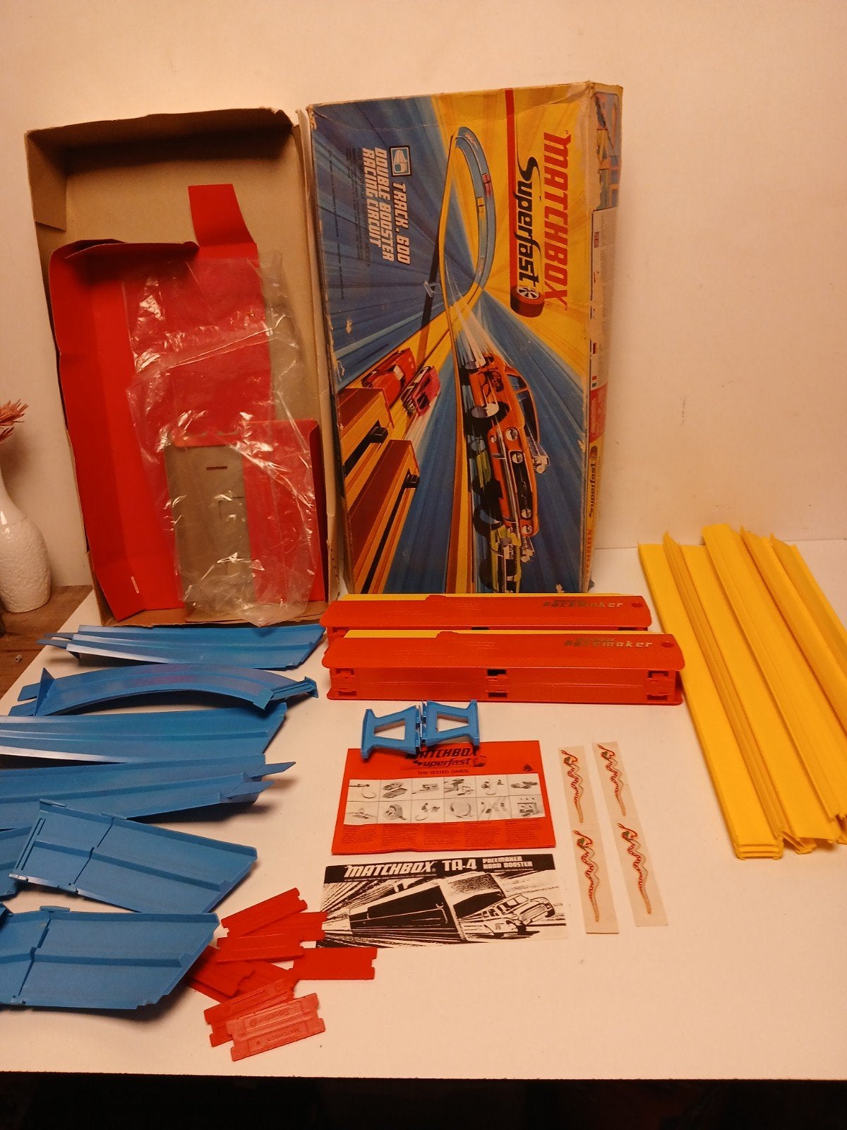 Matchbox superfast track 600 met boekjes z.g.a.n., Ophalen of Verzenden, Zo goed als nieuw, Elektrisch, Overige merken