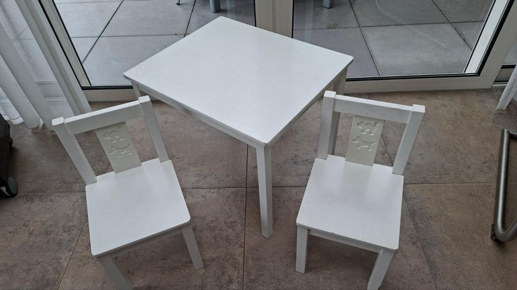 Ikea KRITTER kindertafel met 2 stoeltjes (wit), Kinderen en Baby's, Kinderkamer | Tafels en Stoelen, Ophalen of Verzenden