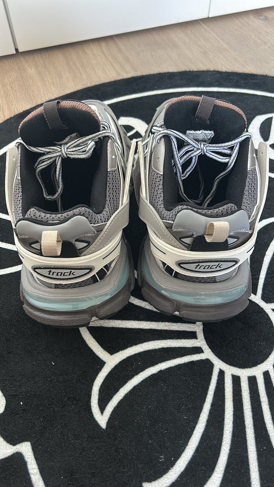 Balenciaga Track Sneakers Grijs/Wit - Maat 42, Kleding | Heren, Ophalen of Verzenden, Gedragen, Overige kleuren, Sneakers of Gympen