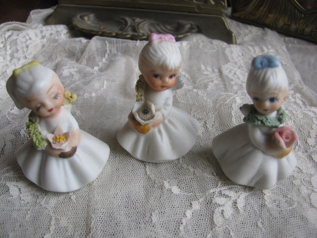 3 Letterbak Beeldjes - Meisjes met Bloemen / NAPCO ? - 6 cm, Verzenden