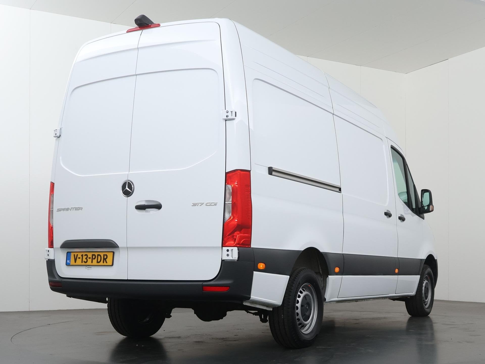 Mercedes-Benz Sprinter 317 CDI L2 H2 Pro | Achteruitrijcamer, Auto's, Automaat, Gebruikt, 4 cilinders, Wit