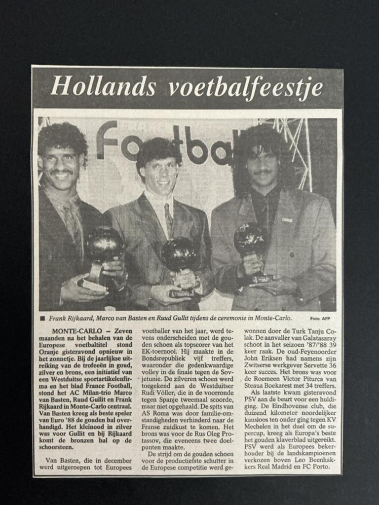 Voetbal krantenartikel Van Basten beste speler EK 1988, Ophalen of Verzenden, Knipsel(s)