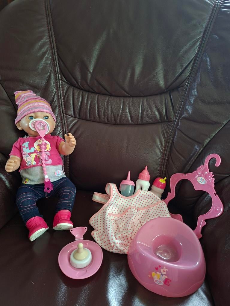 Baby Born pop met accessoires, Ophalen of Verzenden, Gebruikt, Babypop