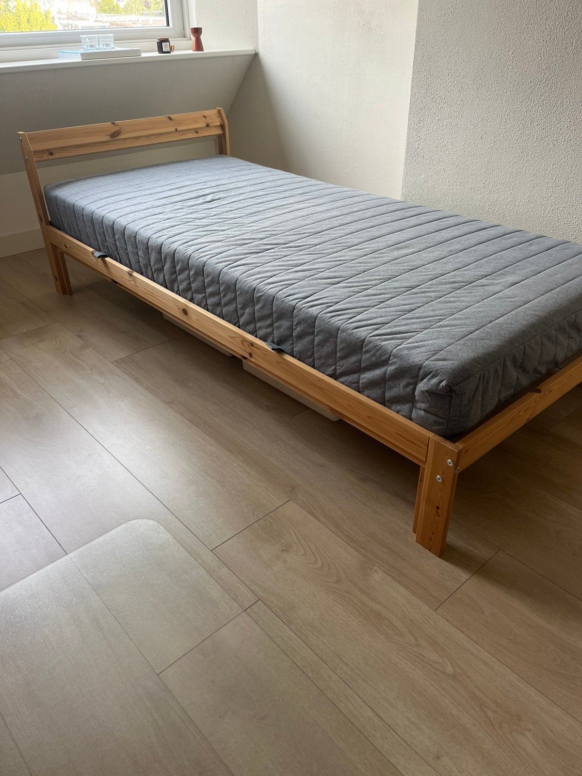 IKEA bed NEIDEN 90x200, Ophalen, 90 cm, Eenpersoons, Wit