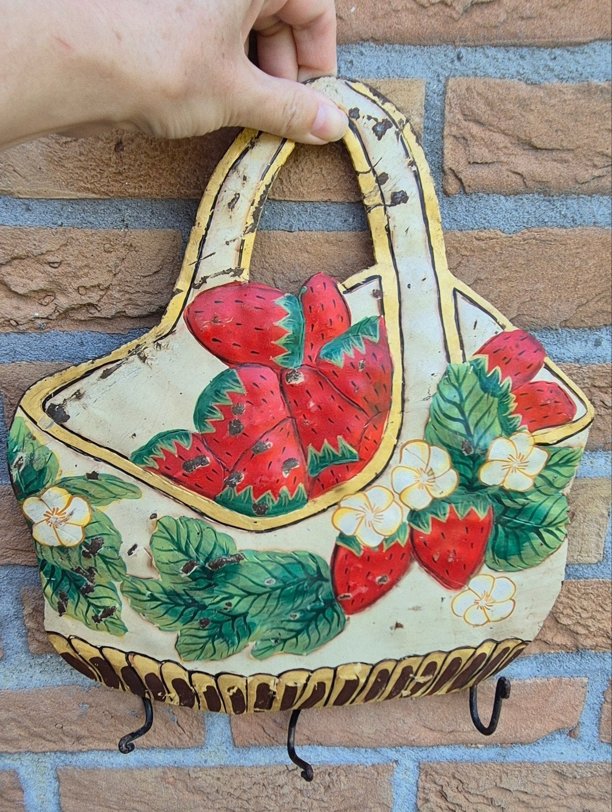 Vintage aardbeien decoratie met haken, Vintage, Gebruikt, Meerkleurig, Ophalen of Verzenden