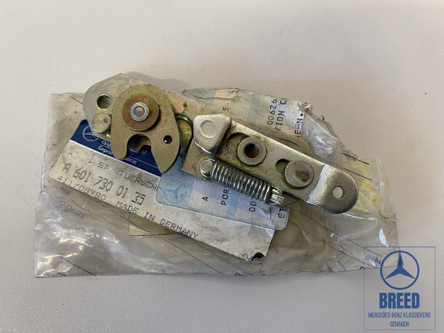 NOS slot schuifdeur rechts Mercedes-Benz W601 W602 W611 T1 T, Auto-onderdelen, -, Nieuw, Ophalen of Verzenden, -