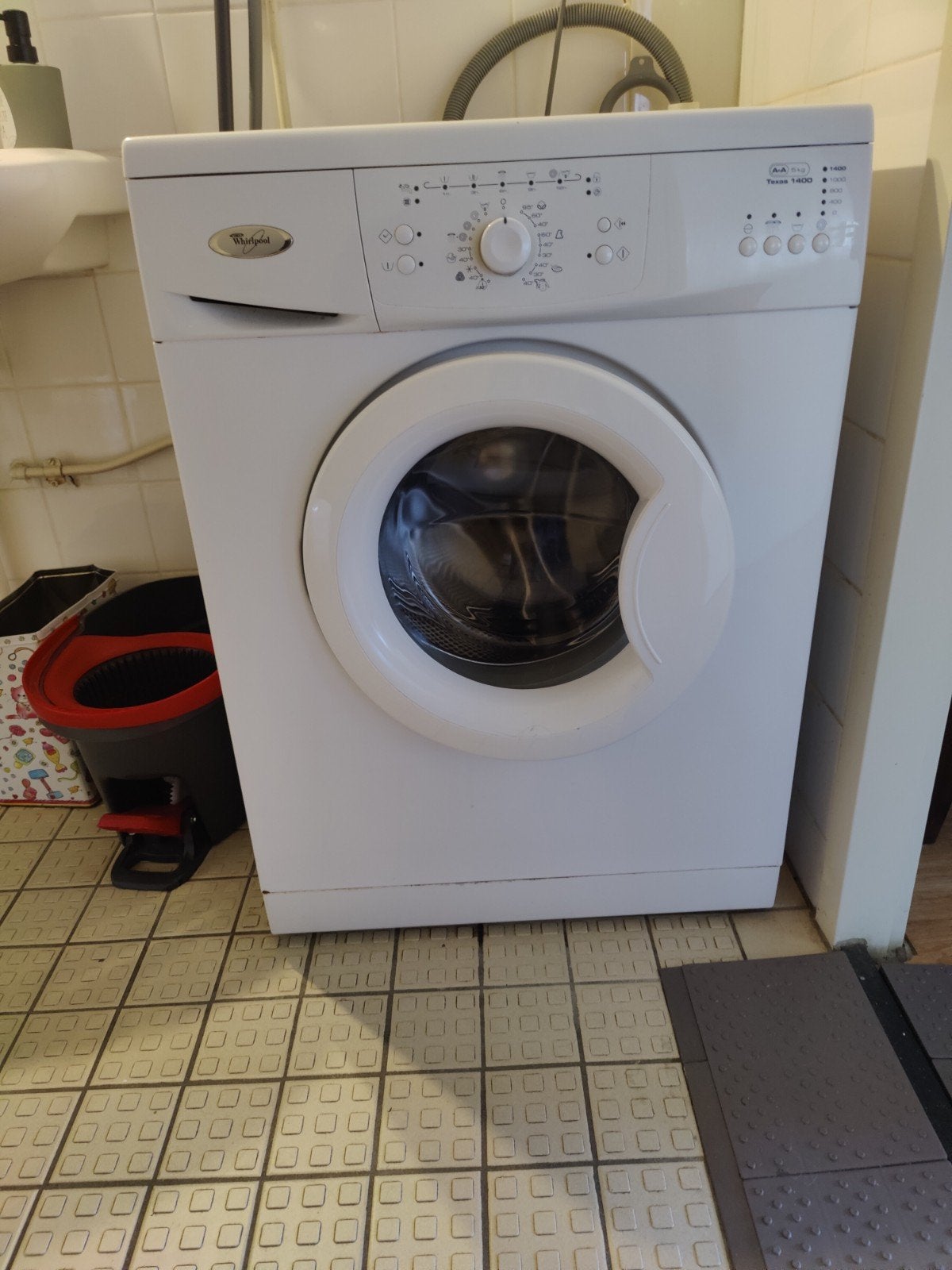 Whirlpool Wasmachine - Voorlader, 6 kg, 1400 toeren, Ophalen, Gebruikt, Voorlader, 85 tot 90 cm