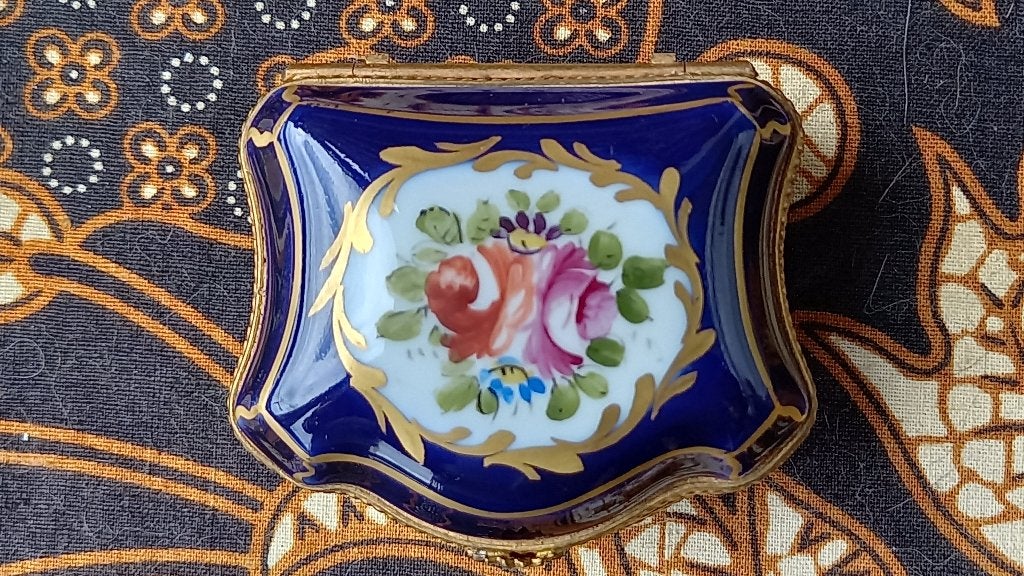 Mooi origineel oud doosje van Limoge uit Frankrijk 6 cm., Ophalen of Verzenden