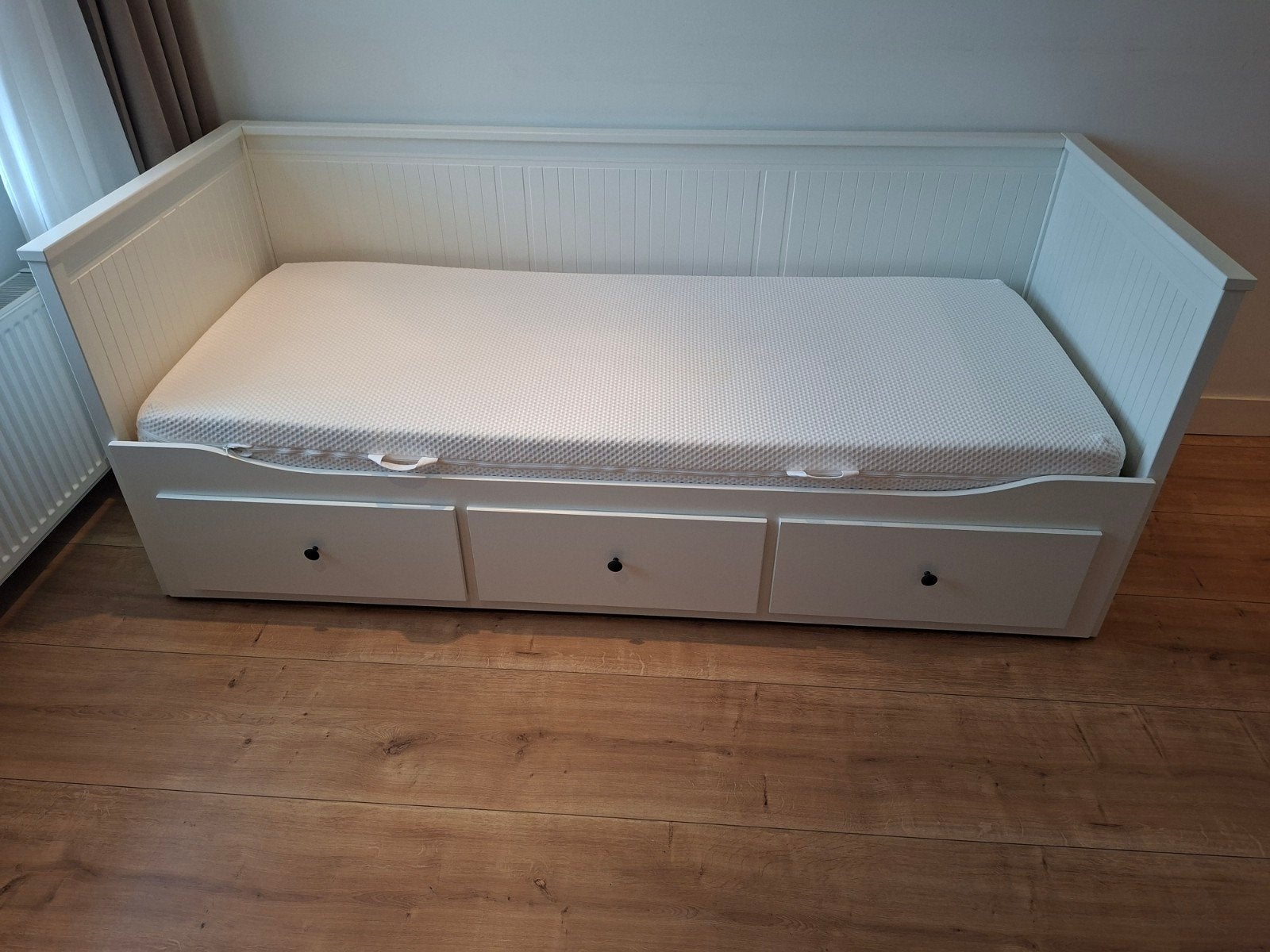 Hemnes bedbank met 3 lades 80x200/160x200 inclusief 1 matras, 85 tot 100 cm, Zo goed als nieuw, 180 cm of meer, Ophalen
